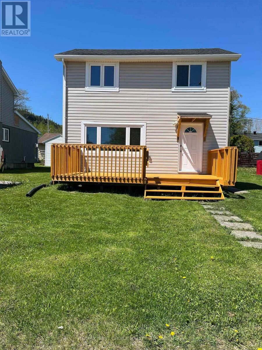 Property Photo: 5 Crutchfield Avenue ON P0T 2P0
