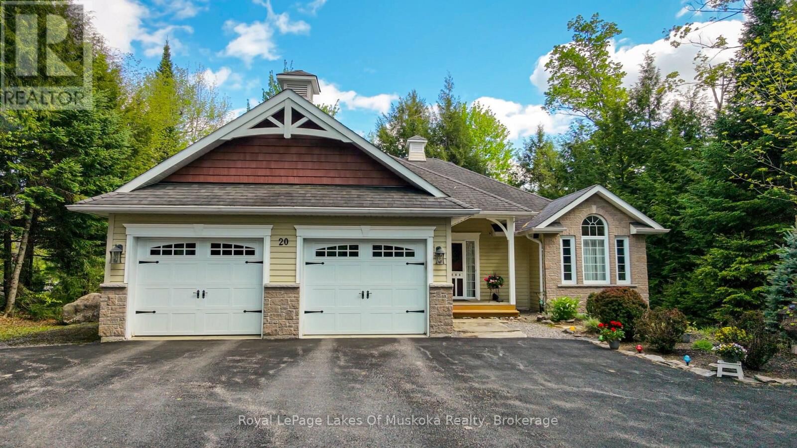 Property Photo:  20 Deerhurst Highlands Drive  ON P1H 1B1 