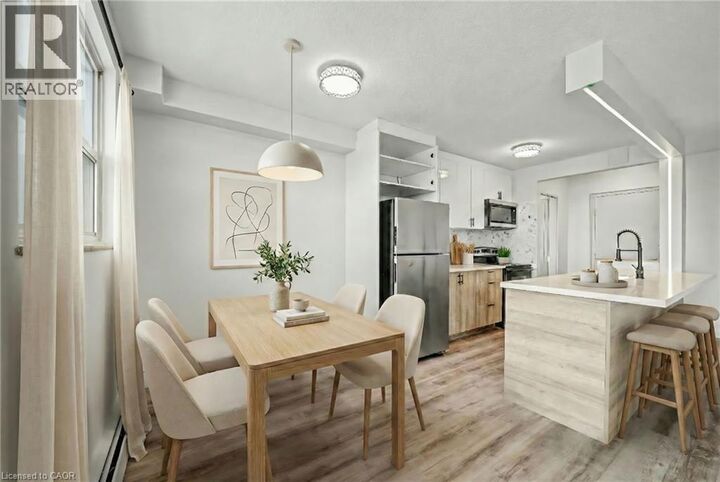 Photo de la propriété:  41 Sutherland Street West 118  ON N3W 1L1 