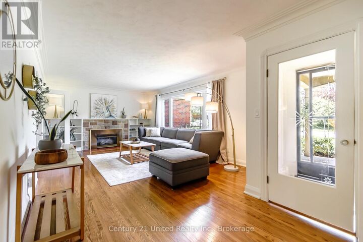 Property Photo:  1306 Hazeldean Avenue  ON K9J 5Z4 
