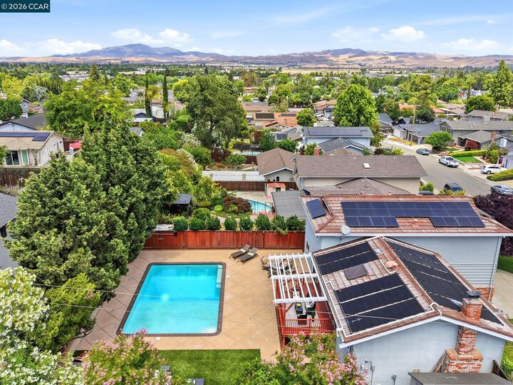 Property Photo: 491 Ewing Dr CA 94566
