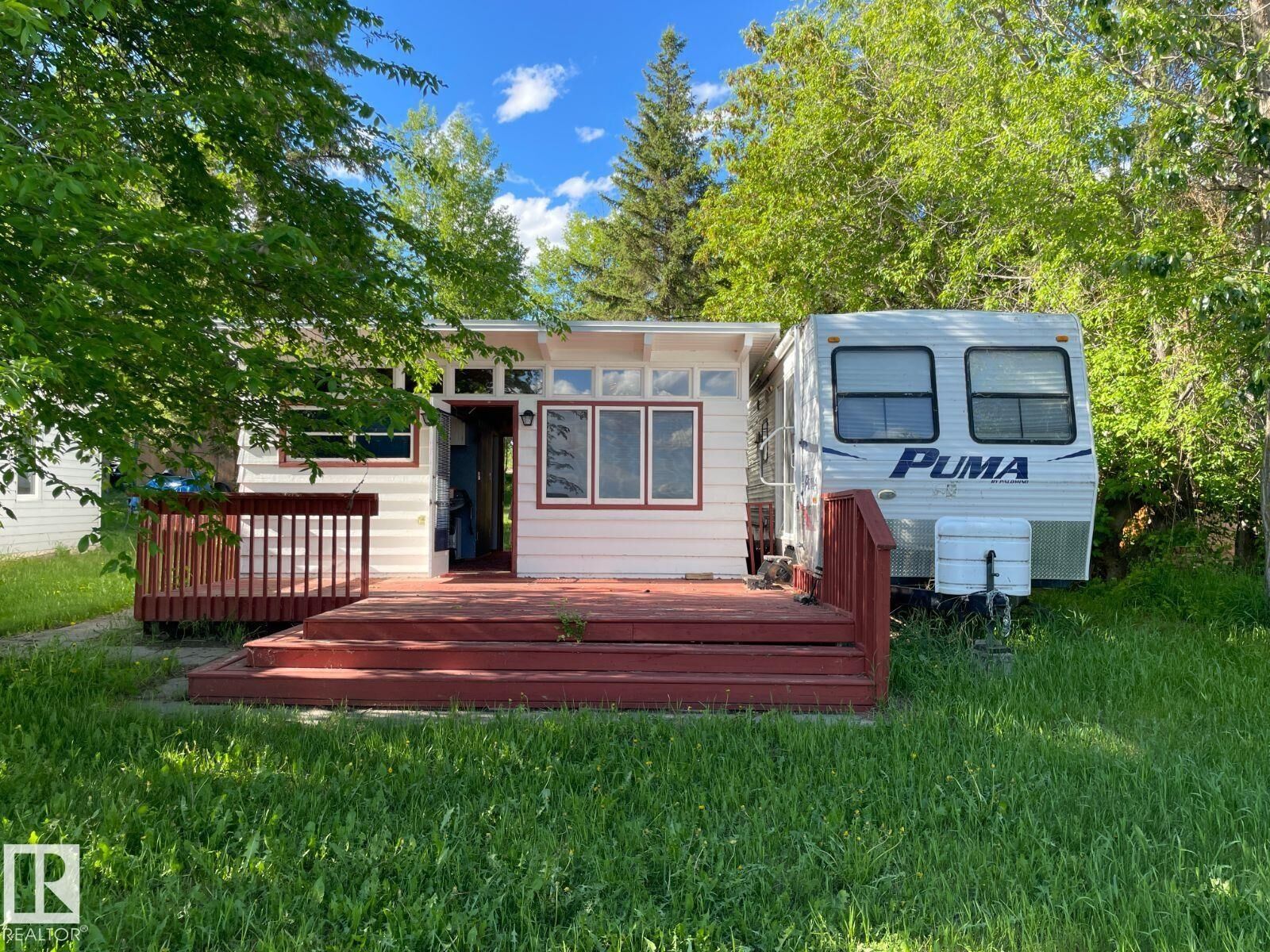 Property Photo: 55 Lakeshore Drive AB T0E 1V0