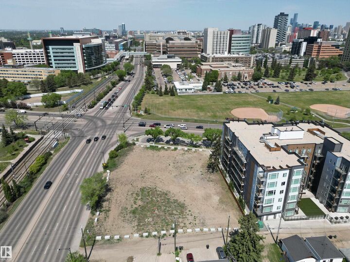 Property Photo:  7915 114 Street NW  AB T6G 1M9 