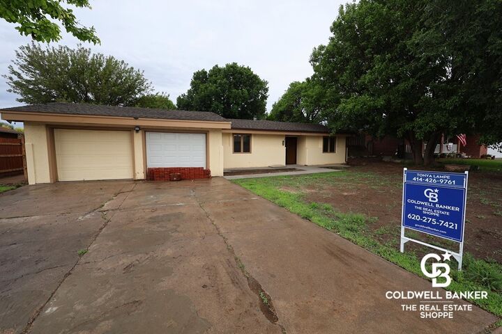 Property Photo: 1524 Harvest Lane KS 67846
