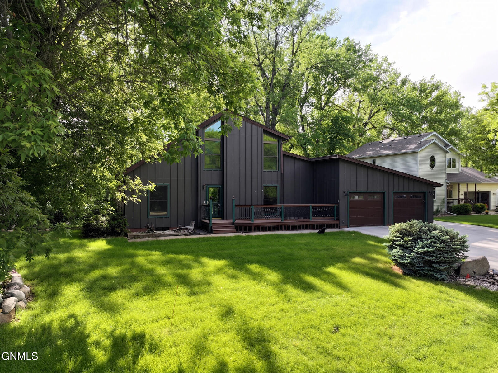 Property Photo:  1509 River Drive NE  ND 58554 