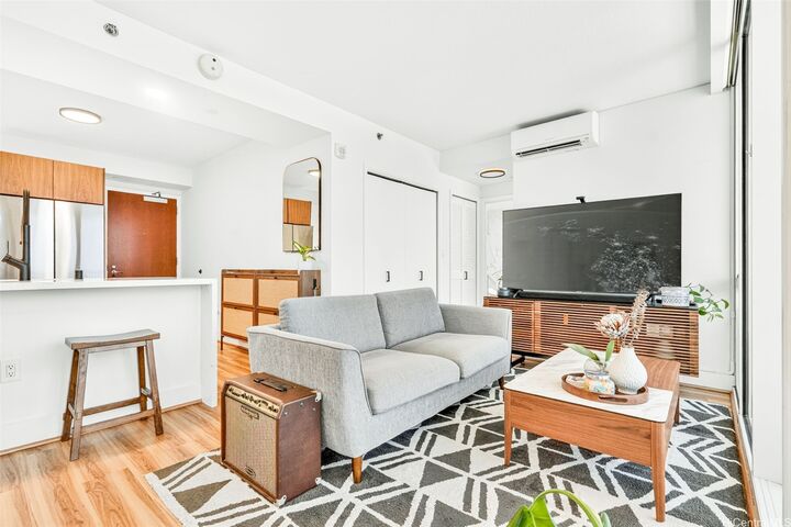 Property Photo:  909 Kapiolani Boulevard 2902  HI 96814 