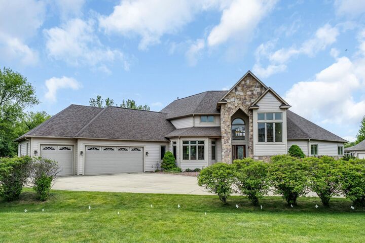 Property Photo:  145 Saint James Cir  WI 53182 