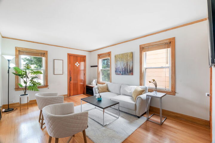 Property Photo:  5424 N Mobile Avenue  IL 60630 