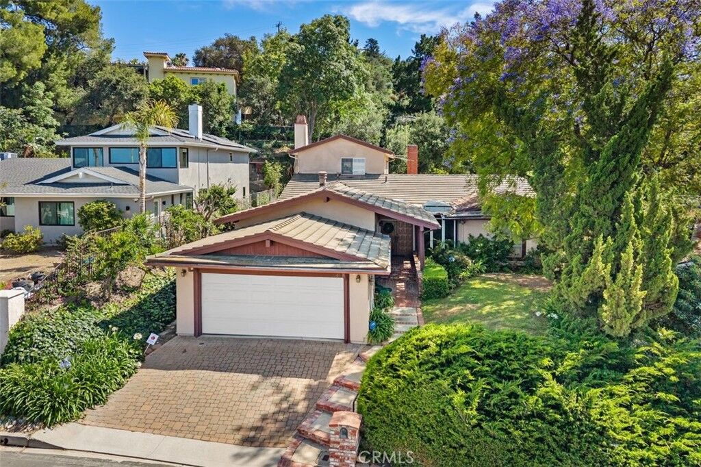 Property Photo:  3369 Alginet Drive  CA 91436 