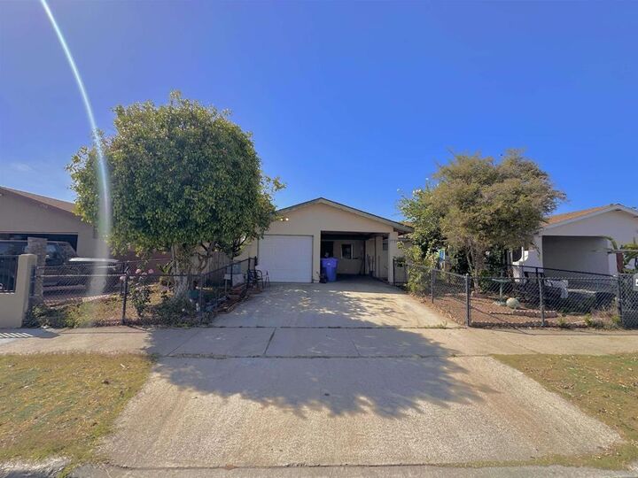 Property Photo:  4750 Calle Estrella  CA 92057 