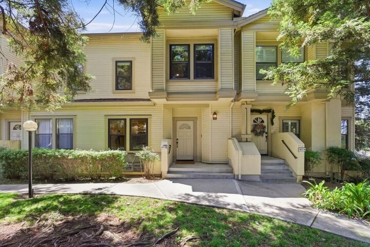 Property Photo:  969 La Mesa Terrace G  CA 94086 