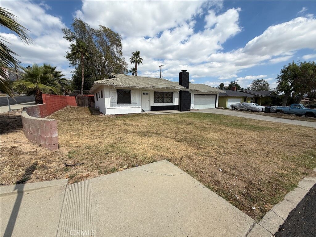 Property Photo:  5611 Golondrina Drive  CA 92404 