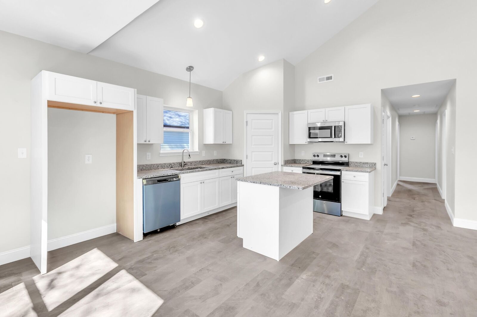 Property Photo: 129 Lindon Street TN 37307