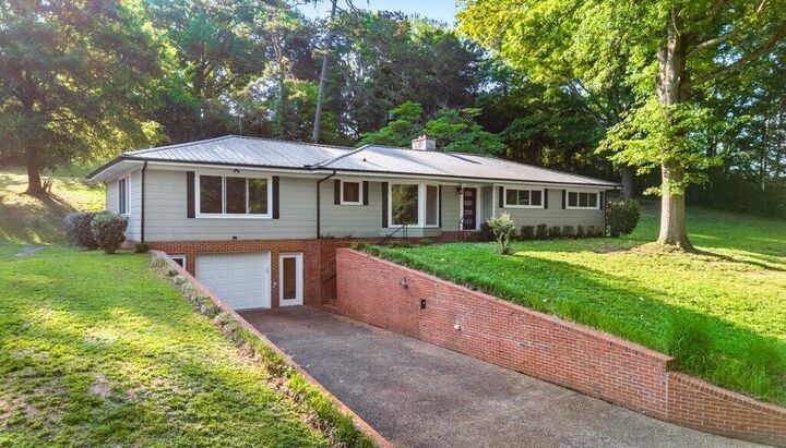 Property Photo:  2502 Elm Lane NE  TN 37312 