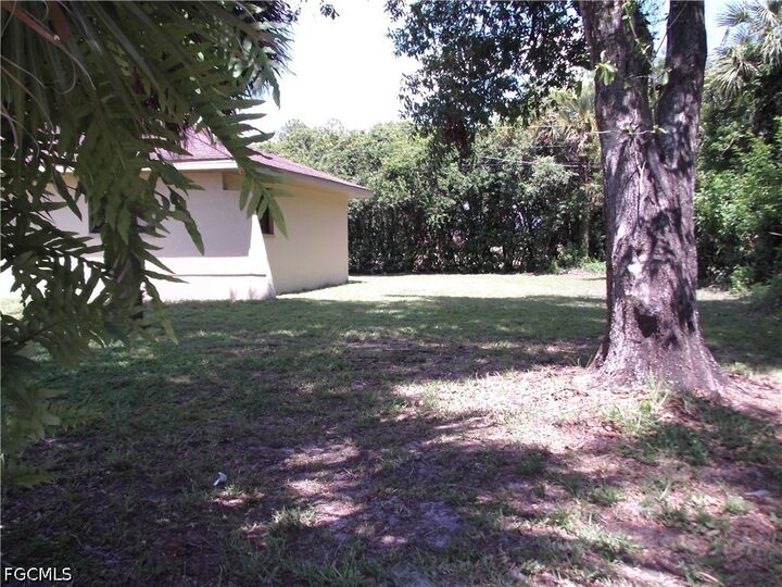 Property Photo:  426 Hamilton Avenue  FL 33972 