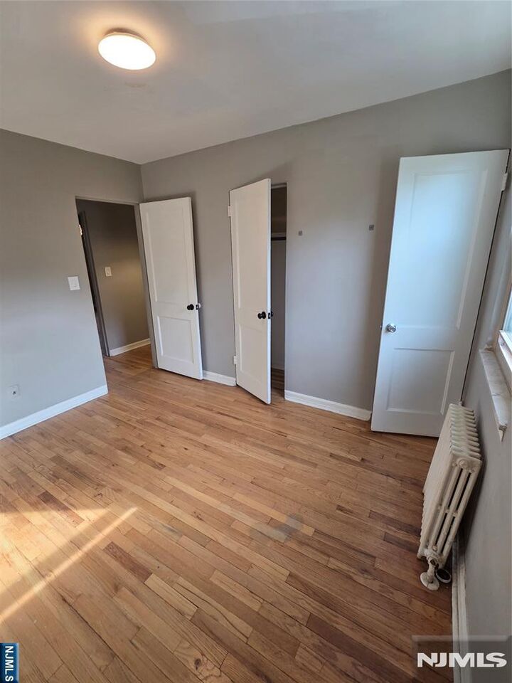Property Photo:  125 E Clinton Avenue 3B  NJ 07621 
