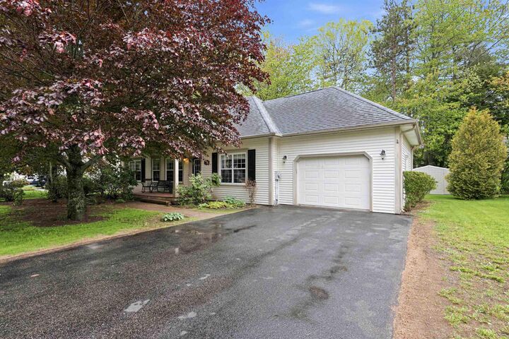 Property Photo: 31 Anderson Boulevard NS B4N 5H2
