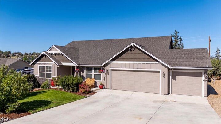 Property Photo:  9265 12th Lane  OR 97760 
