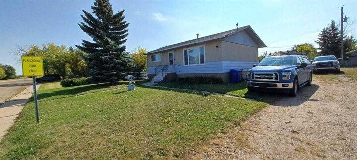 Property Photo:  4710 Imperial Avenue  AB T0C 1C0 