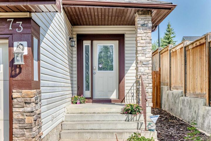 Property Photo:  73 Royal Birch Way NW  AB T3G 5X8 