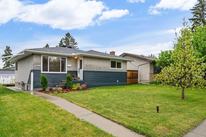 Property Photo:  9211 Allison Drive SE  AB T2J 1B3 