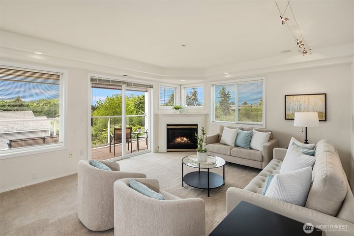 Property Photo: 402 3rd Avenue S B201 WA 98020
