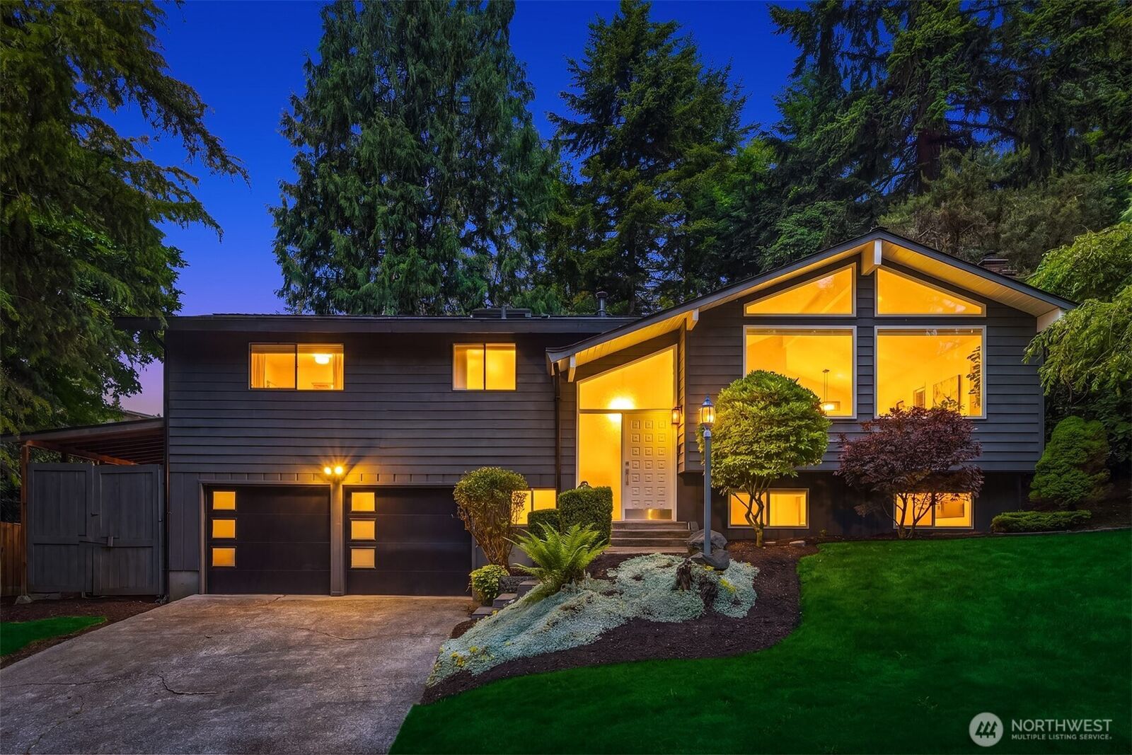 Property Photo:  604 S 302nd Street  WA 98003 