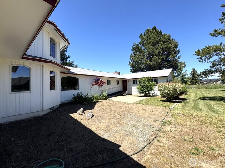 Property Photo: 251 Broadview Road WA 98926