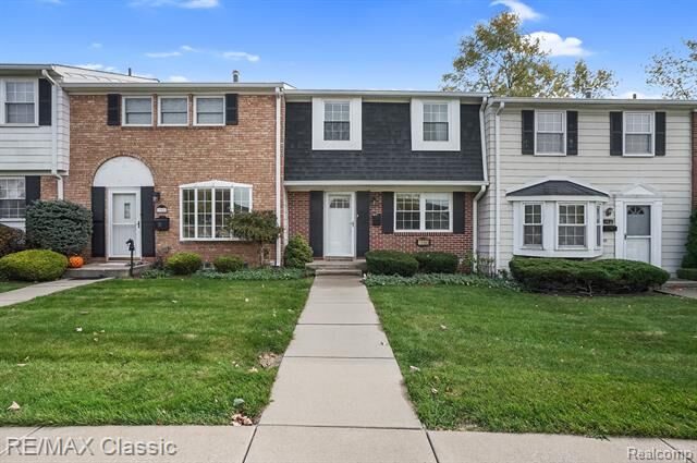 Property Photo:  19580 Crystal Lake Drive  MI 48167 