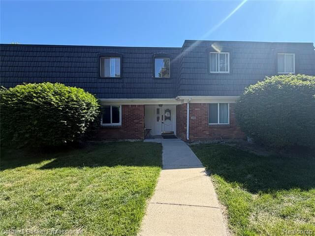 Property Photo:  1830 Colonial Village Way 1  MI 48328 