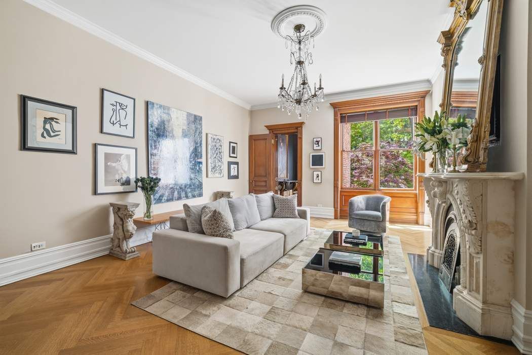 Property Photo:  44 W 94th Street  NY 10025 