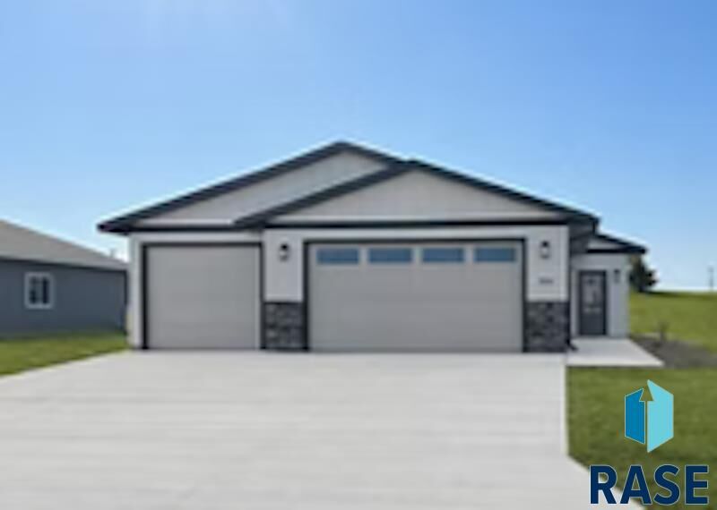 Property Photo: 1104 S 6th Ave IA 51246