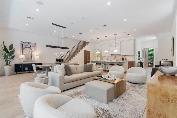 Property Photo:  907 Witherspoon Ln  FL 33483 