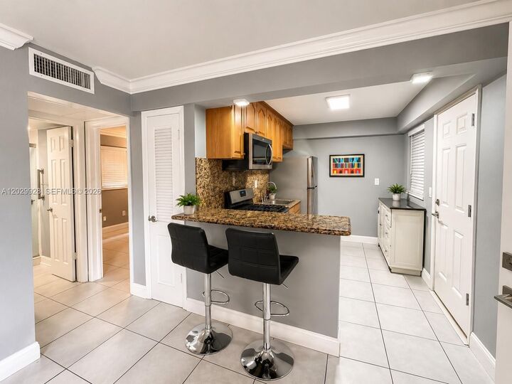 Property Photo:  1014 Salzedo St 210  FL 33134 