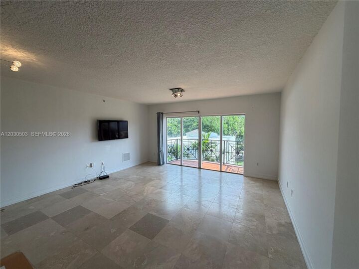 Property Photo: 101 Sidonia Ave 402 FL 33134