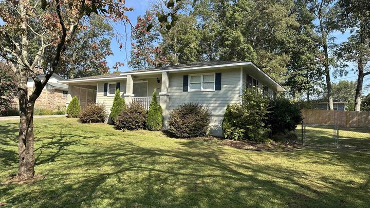Property Photo:  1407 Linwood Dr  AL 35055 