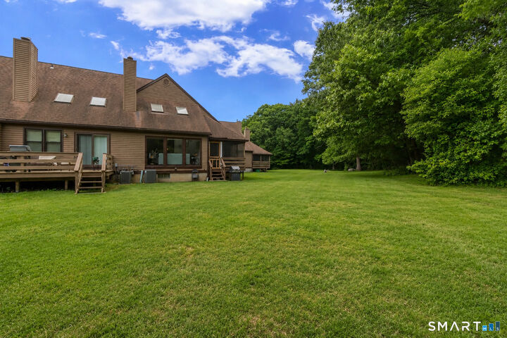 Property Photo:  19 Meadowlark Circle 19  CT 06468 