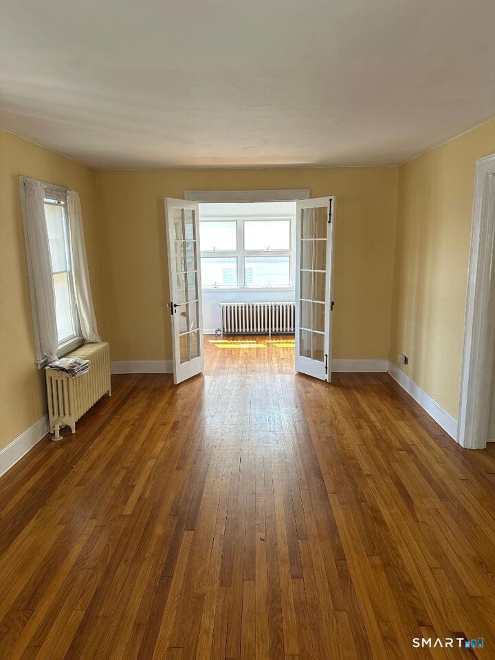Property Photo:  28 Hobbie Street  CT 06902 