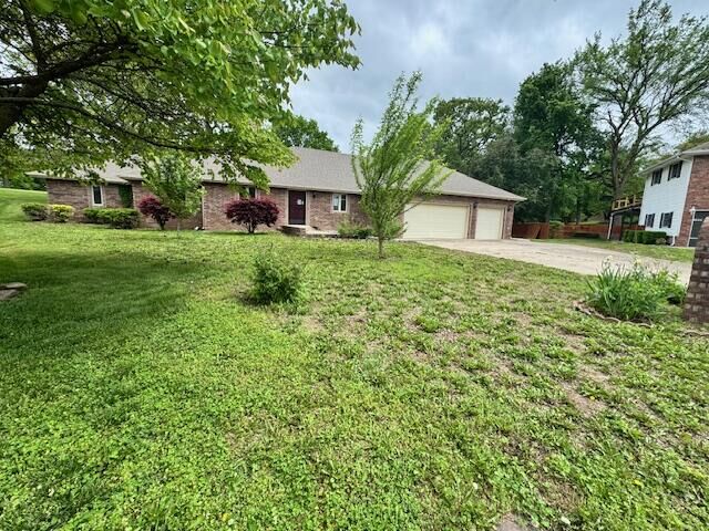 Property Photo:  213 Miller Way  MO 65708 