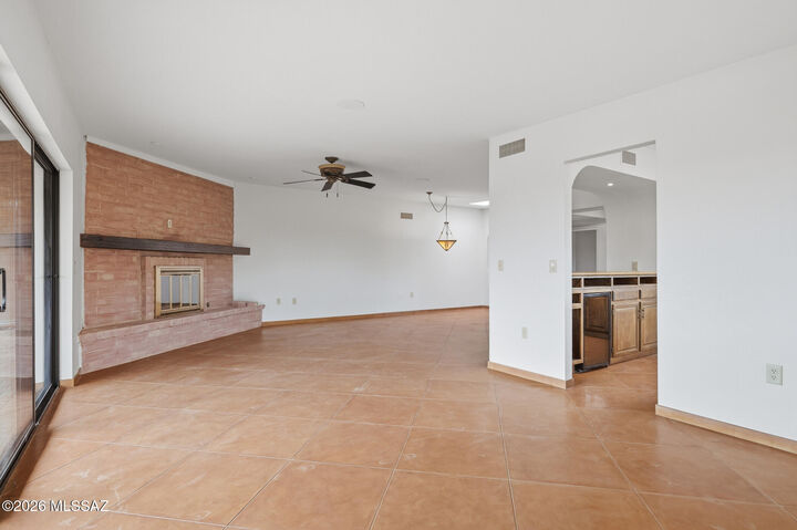 Property Photo:  1013 W Desert Hills Drive  AZ 85622 