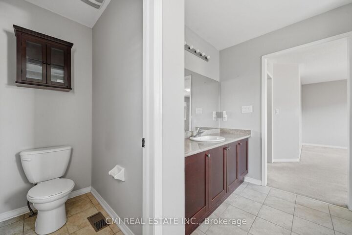Property Photo: 82 Gwillimbury Drive ON L3Z 0C8