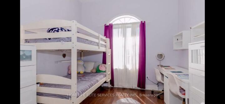 Property Photo: 73 Long Island Crescent ON M1C 5E4