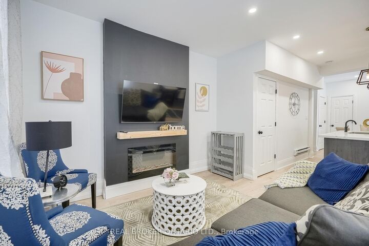 Property Photo: 8 Elizabeth Street ON L2R 2L1