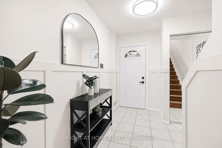 Property Photo: 216 Fleetwood Crescent ON L6T 2E6