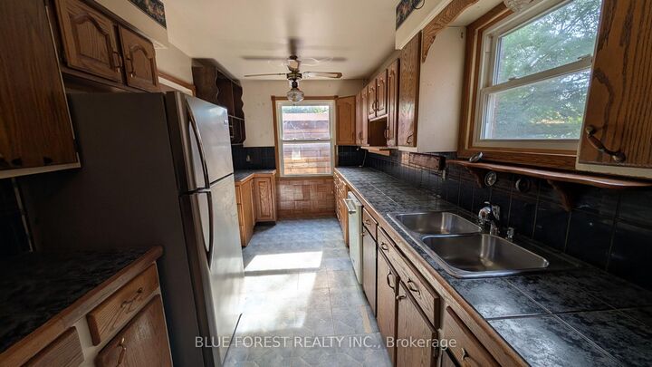 Property Photo: 112 Marlborough Avenue ON N5Z 3S6