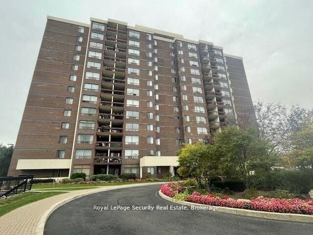 Property Photo: 2556 Argyle Road 805 ON L5B 2H6