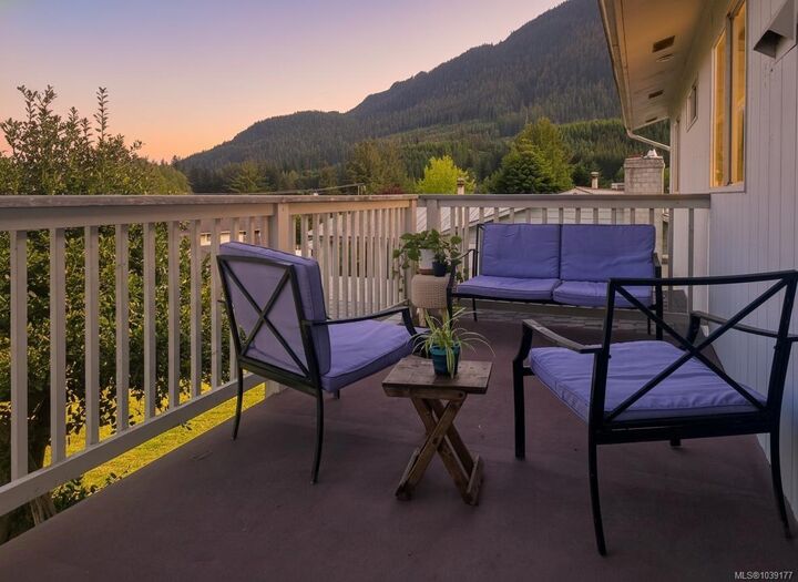 Property Photo: 221 Spar St BC V0P 1R0