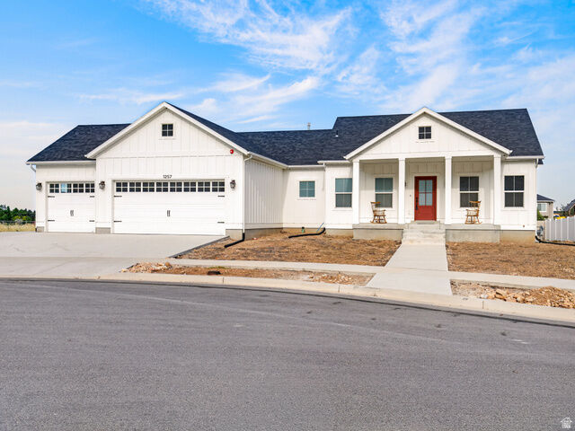 Property Photo:  1257 N 1350 E  UT 84664 
