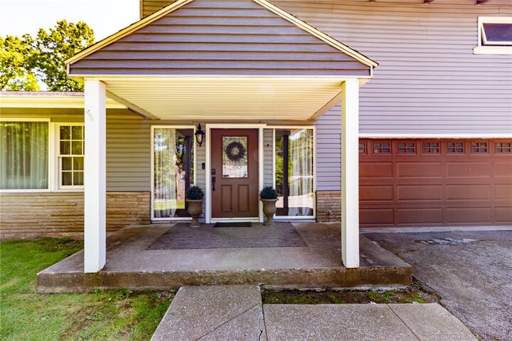 Property Photo:  468 Cherokee Dr  PA 16001 