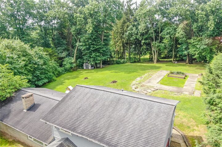 Property Photo: 468 Cherokee Dr PA 16001